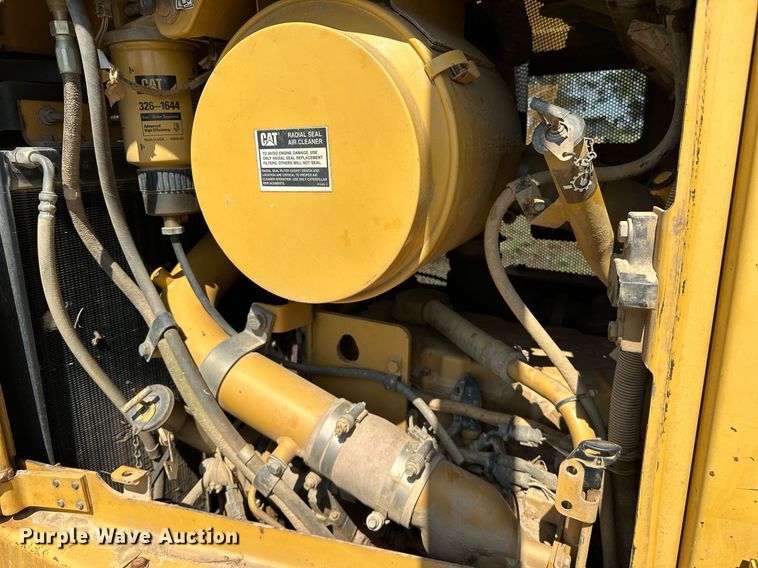 image for item EK0013 2004 Caterpillar  D6R XL dozer