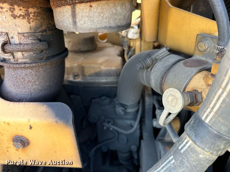 image for item EK0013 2004 Caterpillar  D6R XL dozer