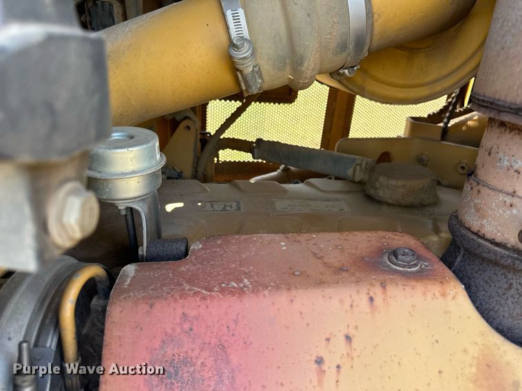 image for item EK0013 2004 Caterpillar  D6R XL dozer