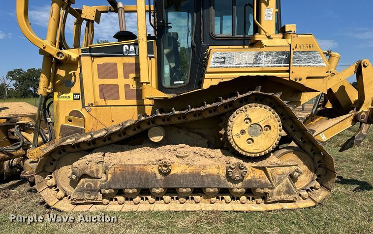 image for item EK0013 2004 Caterpillar  D6R XL dozer