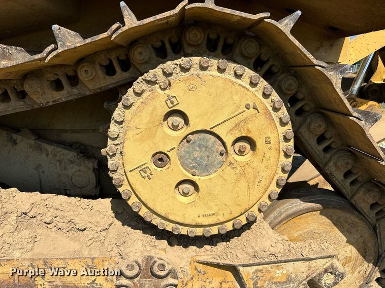 image for item EK0013 2004 Caterpillar  D6R XL dozer