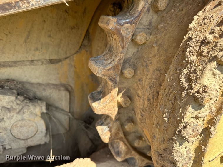 image for item EK0013 2004 Caterpillar  D6R XL dozer