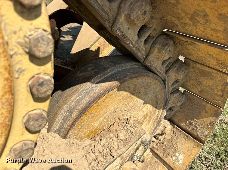 image for item EK0013 2004 Caterpillar  D6R XL dozer