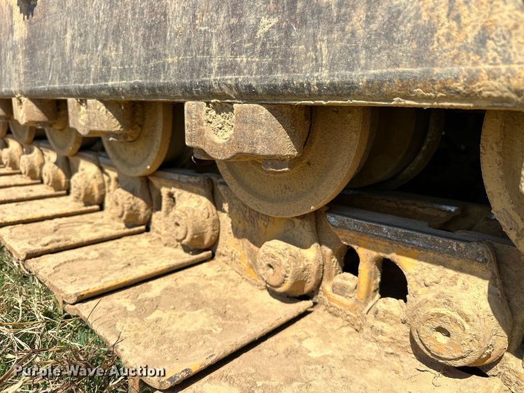 image for item EK0013 2004 Caterpillar  D6R XL dozer