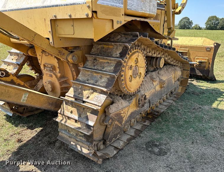 image for item EK0013 2004 Caterpillar  D6R XL dozer