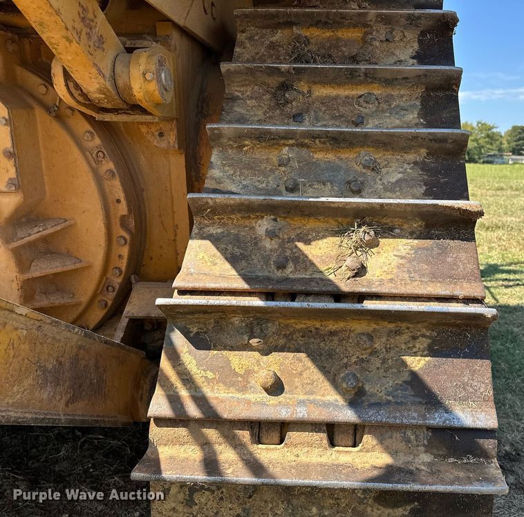 image for item EK0013 2004 Caterpillar  D6R XL dozer