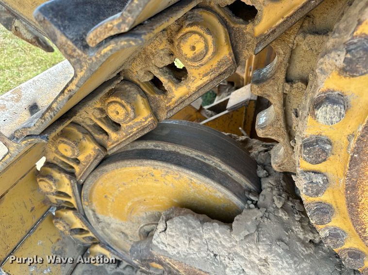 image for item EK0013 2004 Caterpillar  D6R XL dozer