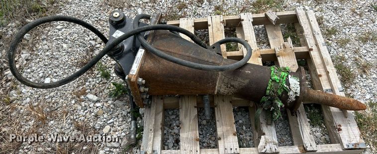 image for item EK3322 Caterpillar B6 breaker