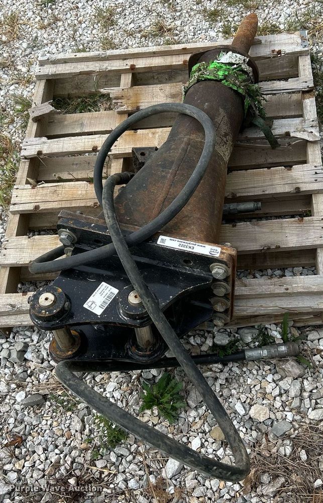 image for item EK3322 Caterpillar B6 breaker