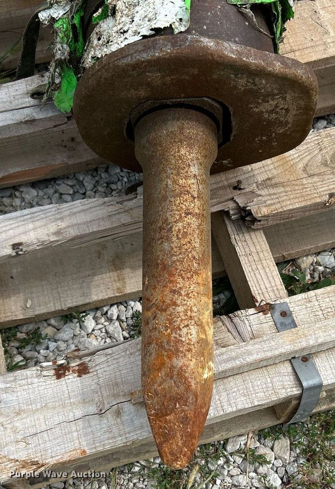 image for item EK3322 Caterpillar B6 breaker