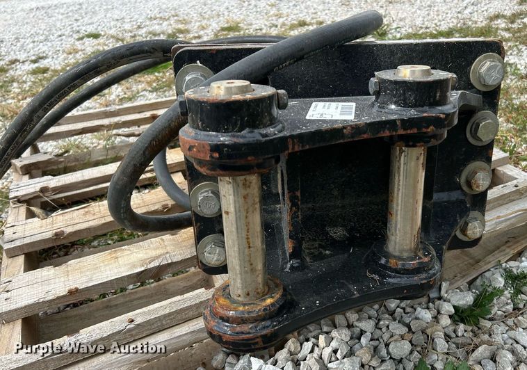 image for item EK3322 Caterpillar B6 breaker