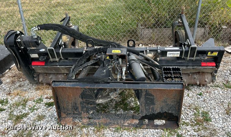 image for item EK3324 2018 Caterpillar  PR184 skid steer box rake 
