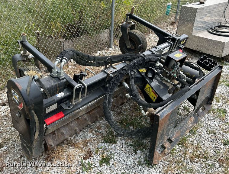 image for item EK3324 2018 Caterpillar  PR184 skid steer box rake 