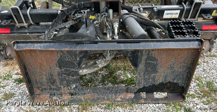 image for item EK3324 2018 Caterpillar  PR184 skid steer box rake 