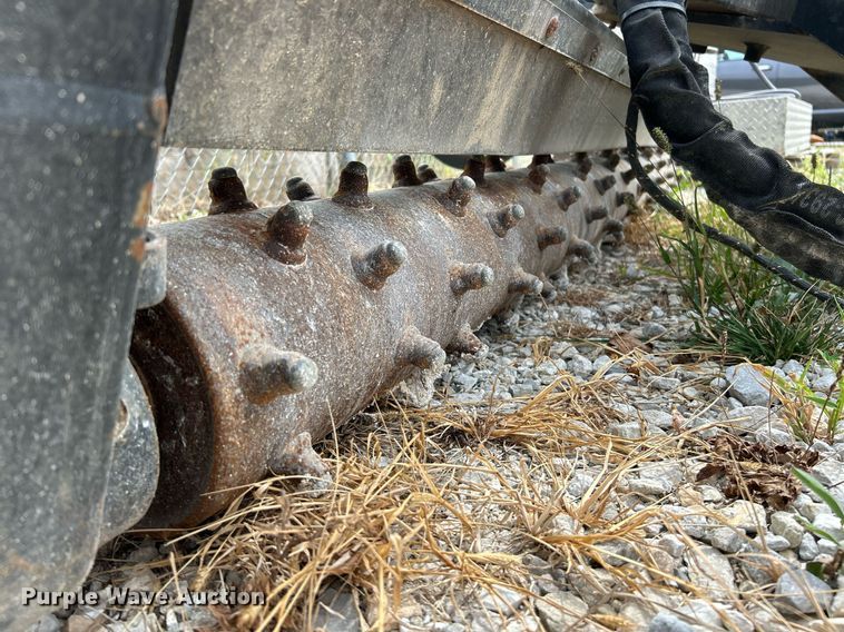 image for item EK3324 2018 Caterpillar  PR184 skid steer box rake 