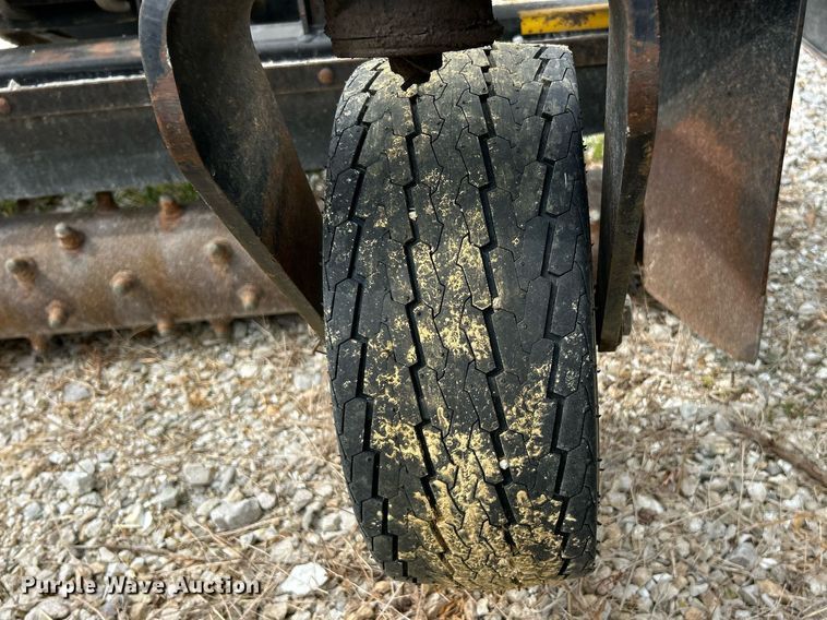 image for item EK3324 2018 Caterpillar  PR184 skid steer box rake 