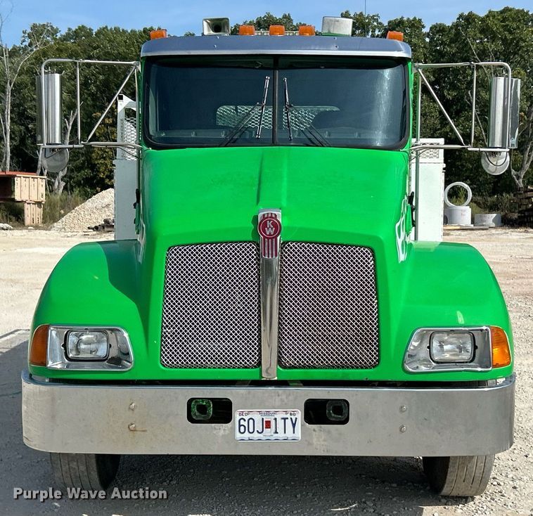 image for item EK3329 2007 Kenworth  T300 utility / service truck