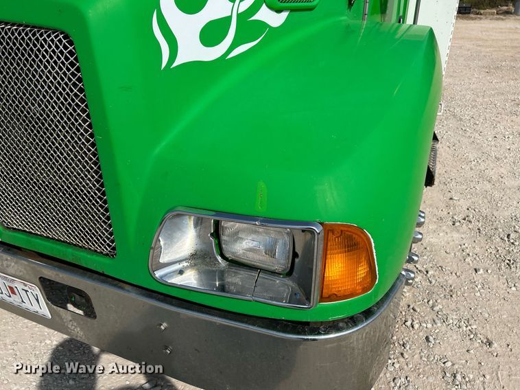 image for item EK3329 2007 Kenworth  T300 utility / service truck