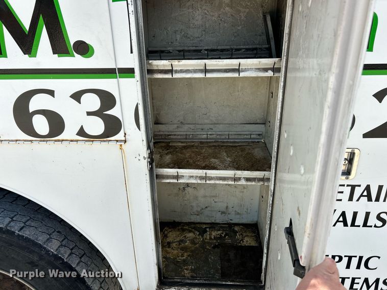 image for item EK3329 2007 Kenworth  T300 utility / service truck