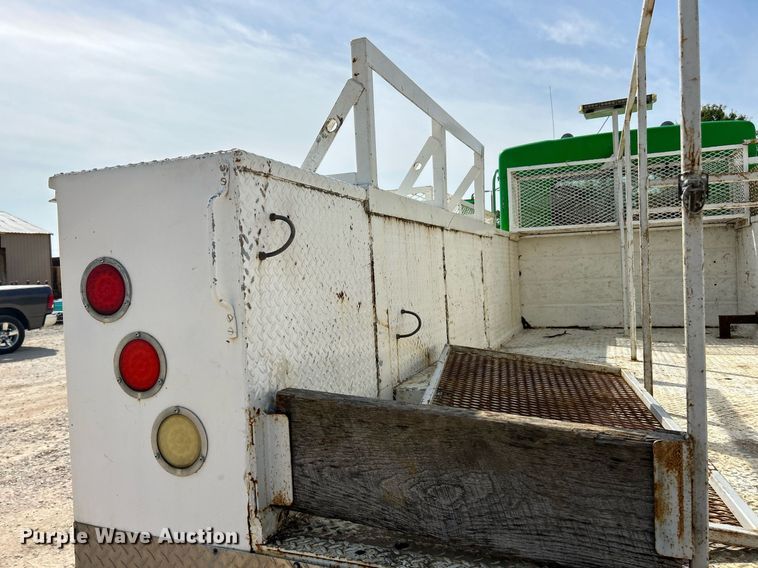 image for item EK3329 2007 Kenworth  T300 utility / service truck