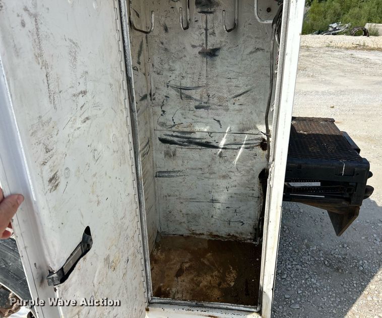 image for item EK3329 2007 Kenworth  T300 utility / service truck