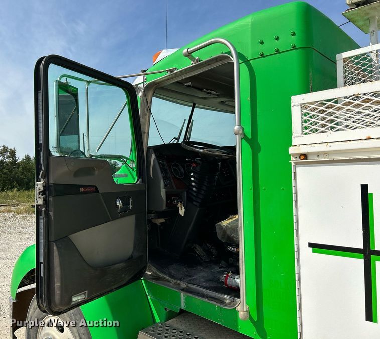 image for item EK3329 2007 Kenworth  T300 utility / service truck