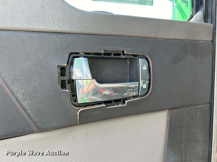 image for item EK3329 2007 Kenworth  T300 utility / service truck