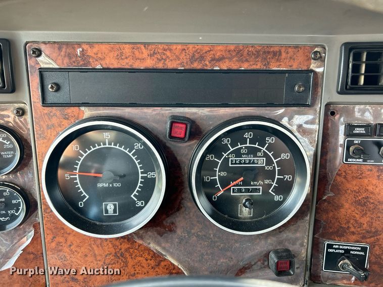 image for item EK3329 2007 Kenworth  T300 utility / service truck