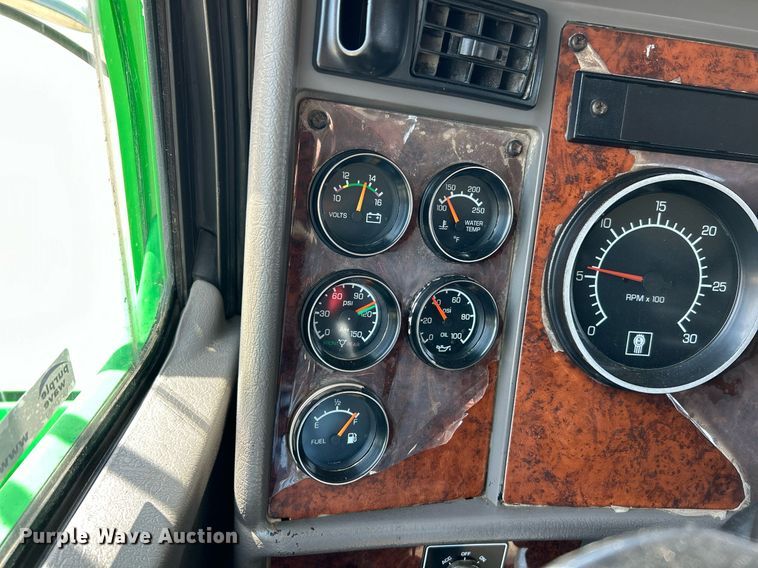 image for item EK3329 2007 Kenworth  T300 utility / service truck