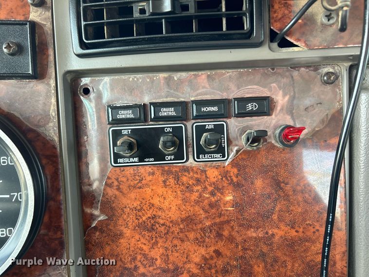 image for item EK3329 2007 Kenworth  T300 utility / service truck