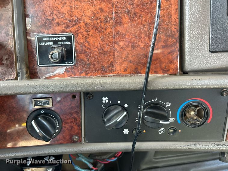 image for item EK3329 2007 Kenworth  T300 utility / service truck