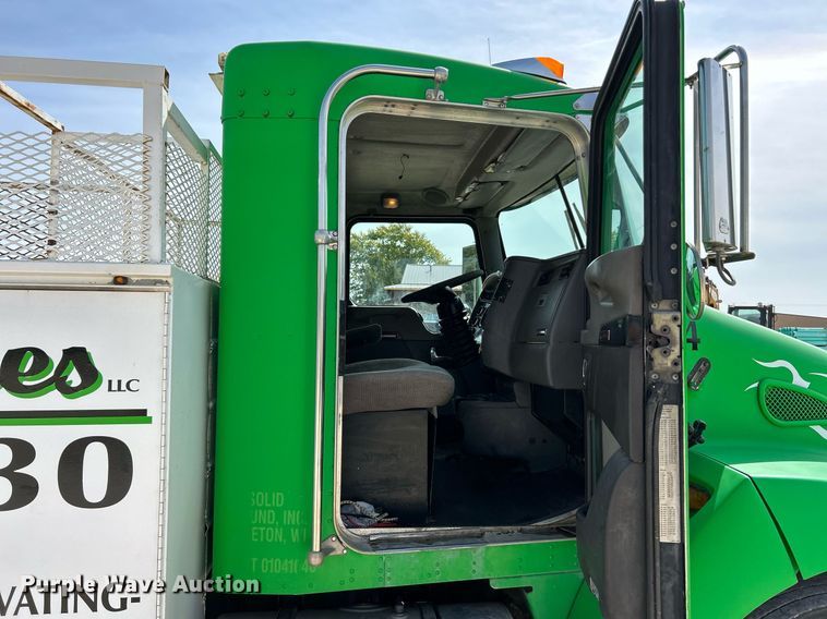 image for item EK3329 2007 Kenworth  T300 utility / service truck