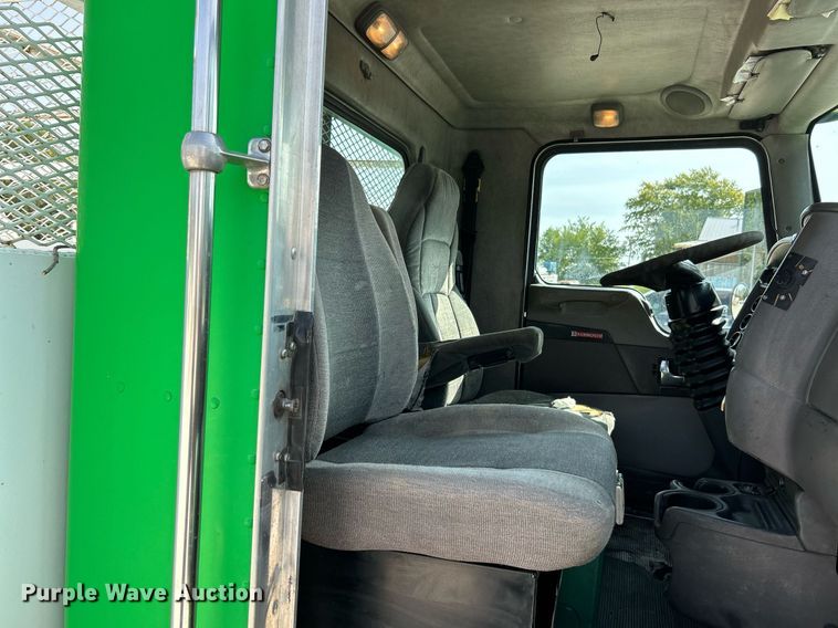 image for item EK3329 2007 Kenworth  T300 utility / service truck