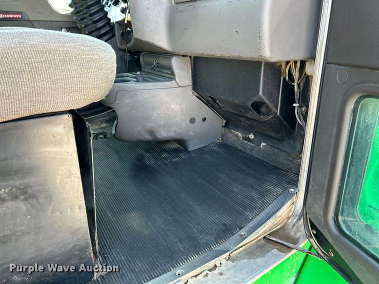 image for item EK3329 2007 Kenworth  T300 utility / service truck