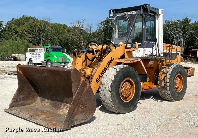 image for item EK3330 1993 Samsung  SL150 wheel loader