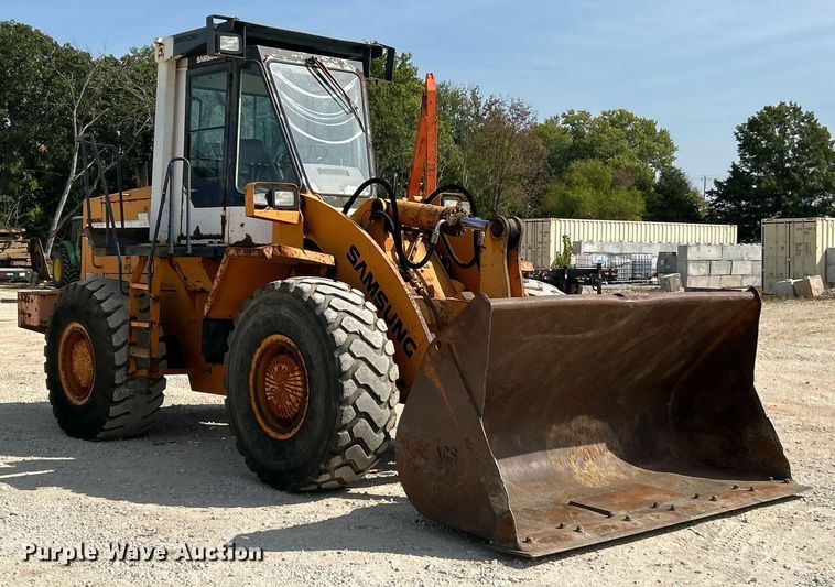 image for item EK3330 1993 Samsung  SL150 wheel loader