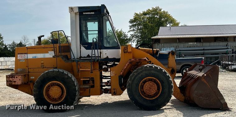 image for item EK3330 1993 Samsung  SL150 wheel loader