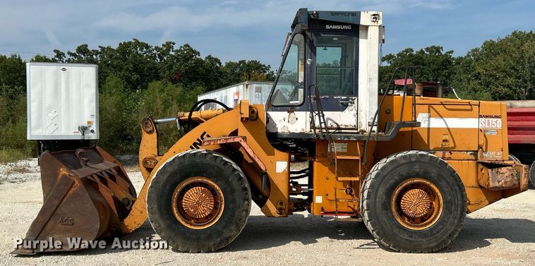 image for item EK3330 1993 Samsung  SL150 wheel loader