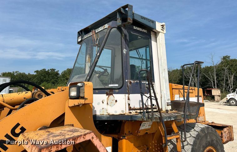 image for item EK3330 1993 Samsung  SL150 wheel loader