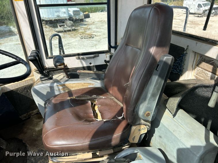 image for item EK3330 1993 Samsung  SL150 wheel loader