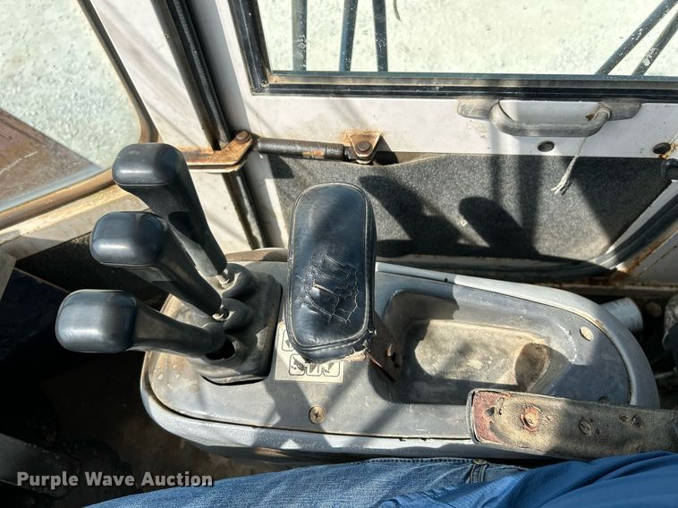 image for item EK3330 1993 Samsung  SL150 wheel loader