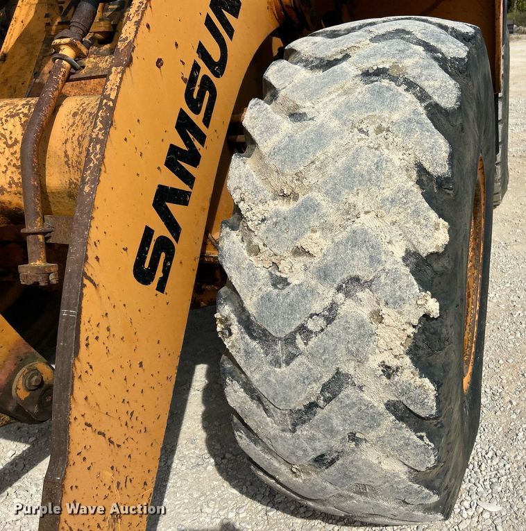 image for item EK3330 1993 Samsung  SL150 wheel loader