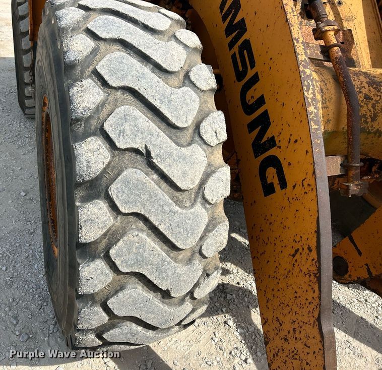 image for item EK3330 1993 Samsung  SL150 wheel loader