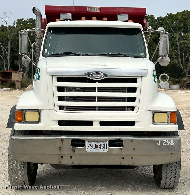 image for item EK3332 1999 Sterling  L9511 dump truck