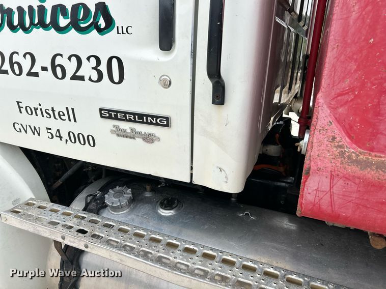 image for item EK3332 1999 Sterling  L9511 dump truck