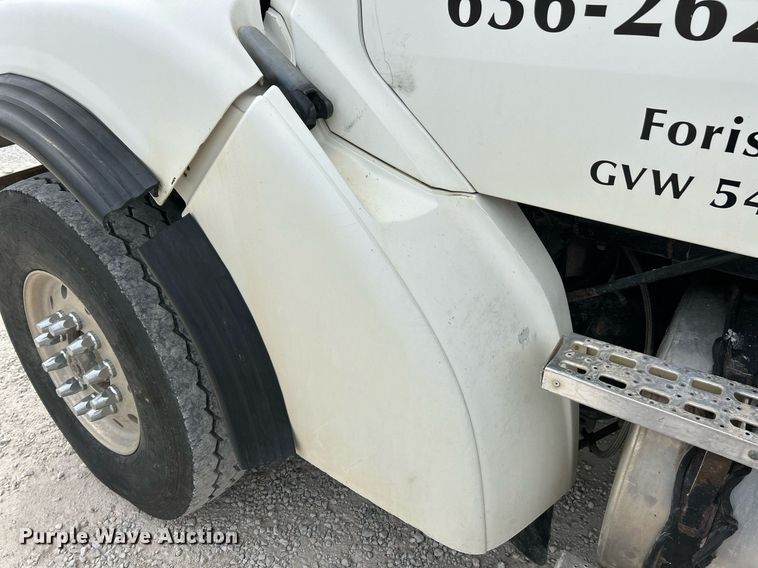 image for item EK3332 1999 Sterling  L9511 dump truck