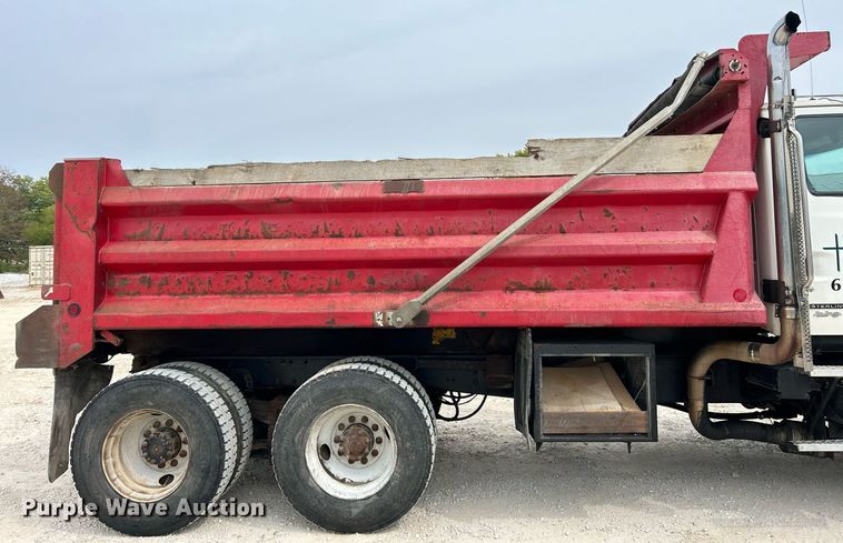 image for item EK3332 1999 Sterling  L9511 dump truck