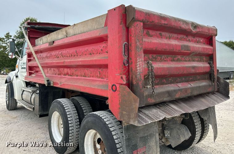 image for item EK3332 1999 Sterling  L9511 dump truck