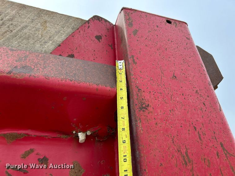 image for item EK3332 1999 Sterling  L9511 dump truck