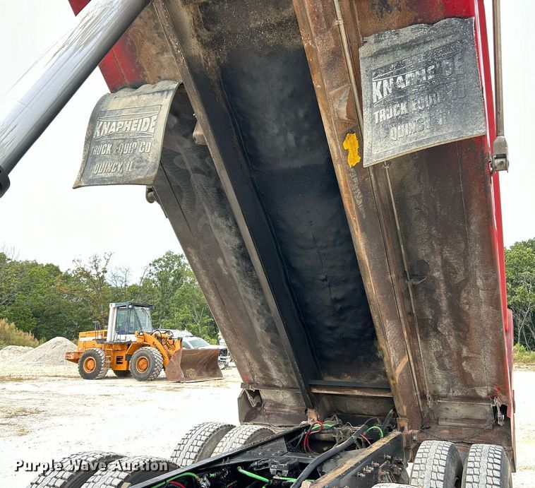 image for item EK3332 1999 Sterling  L9511 dump truck